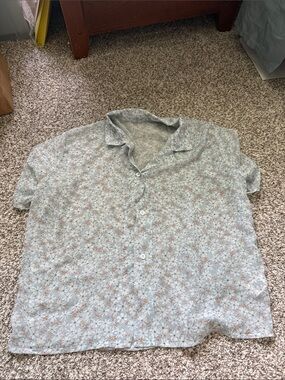 Light Blue Floral Button-Down Shirt - Women's Short Sleeve